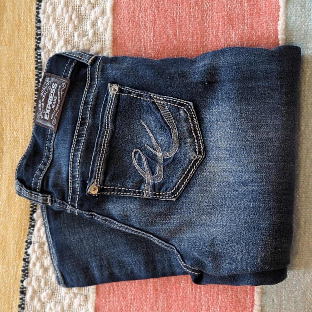 Women's Express Jeans. Skinny Low Rise. 6R